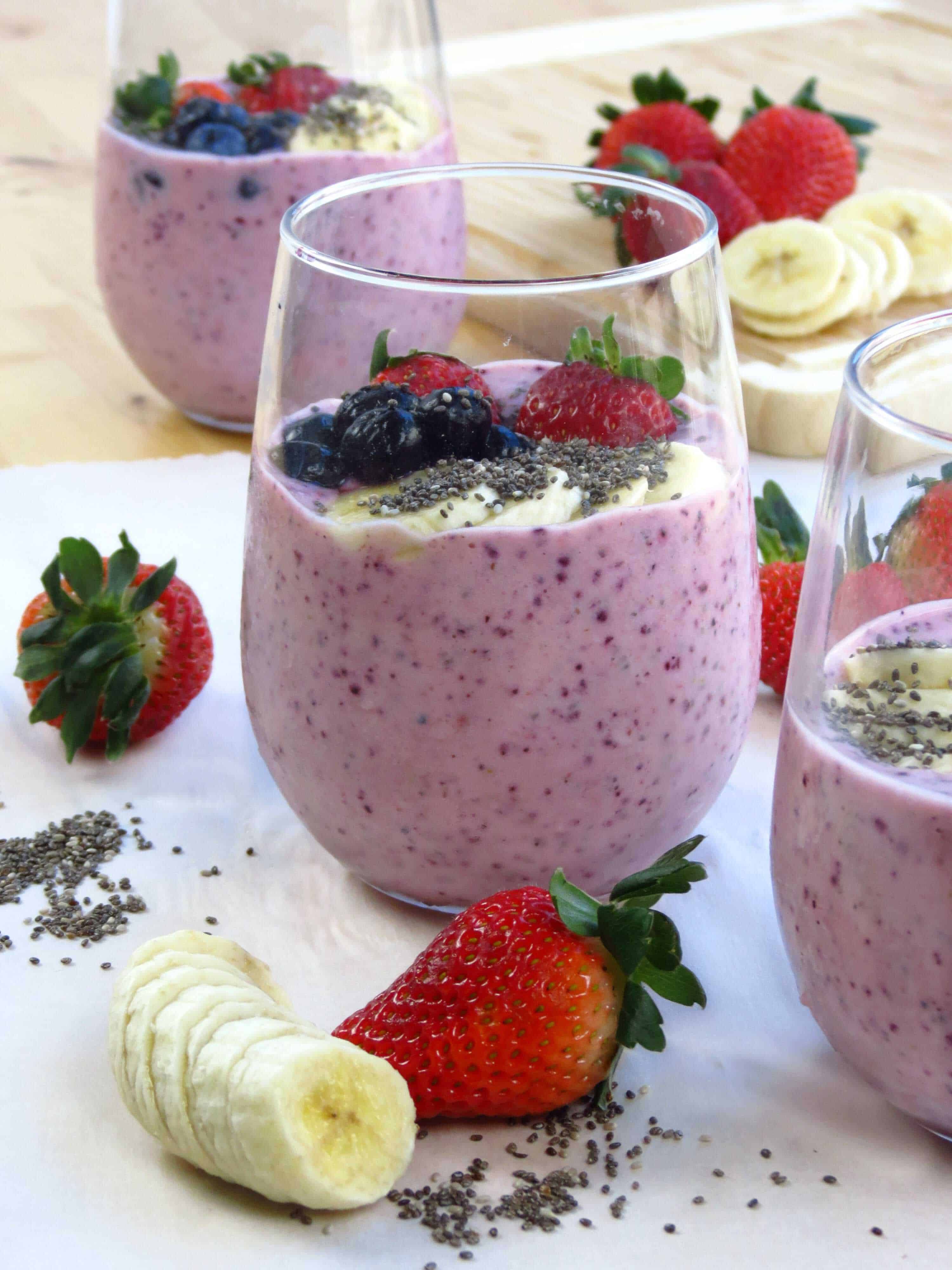 Berry Banana Chia Smoothie - Joyous Apron