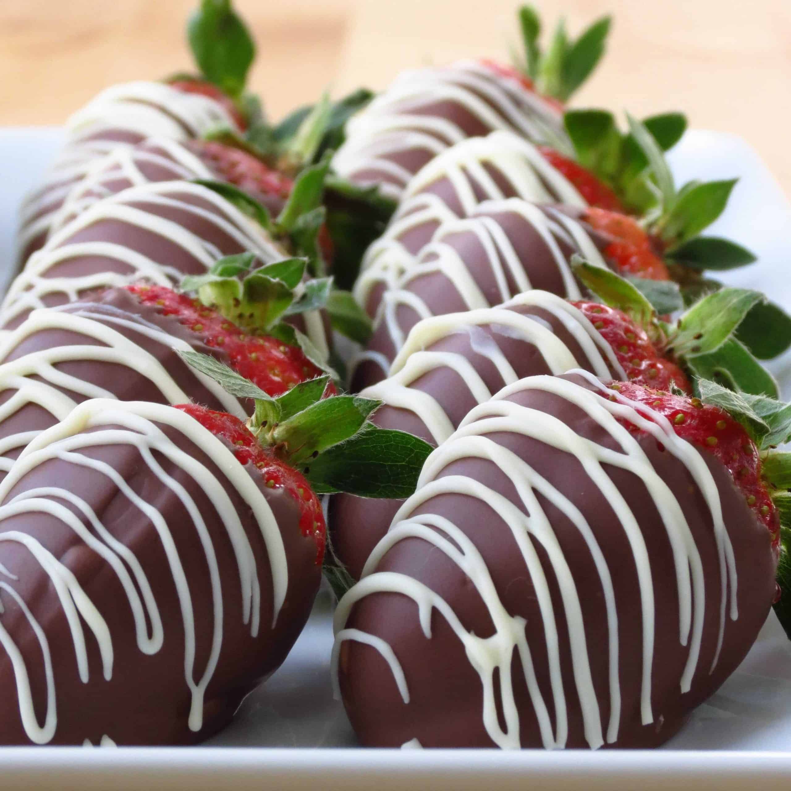 Valentine’s Day Chocolate Covered Strawberries