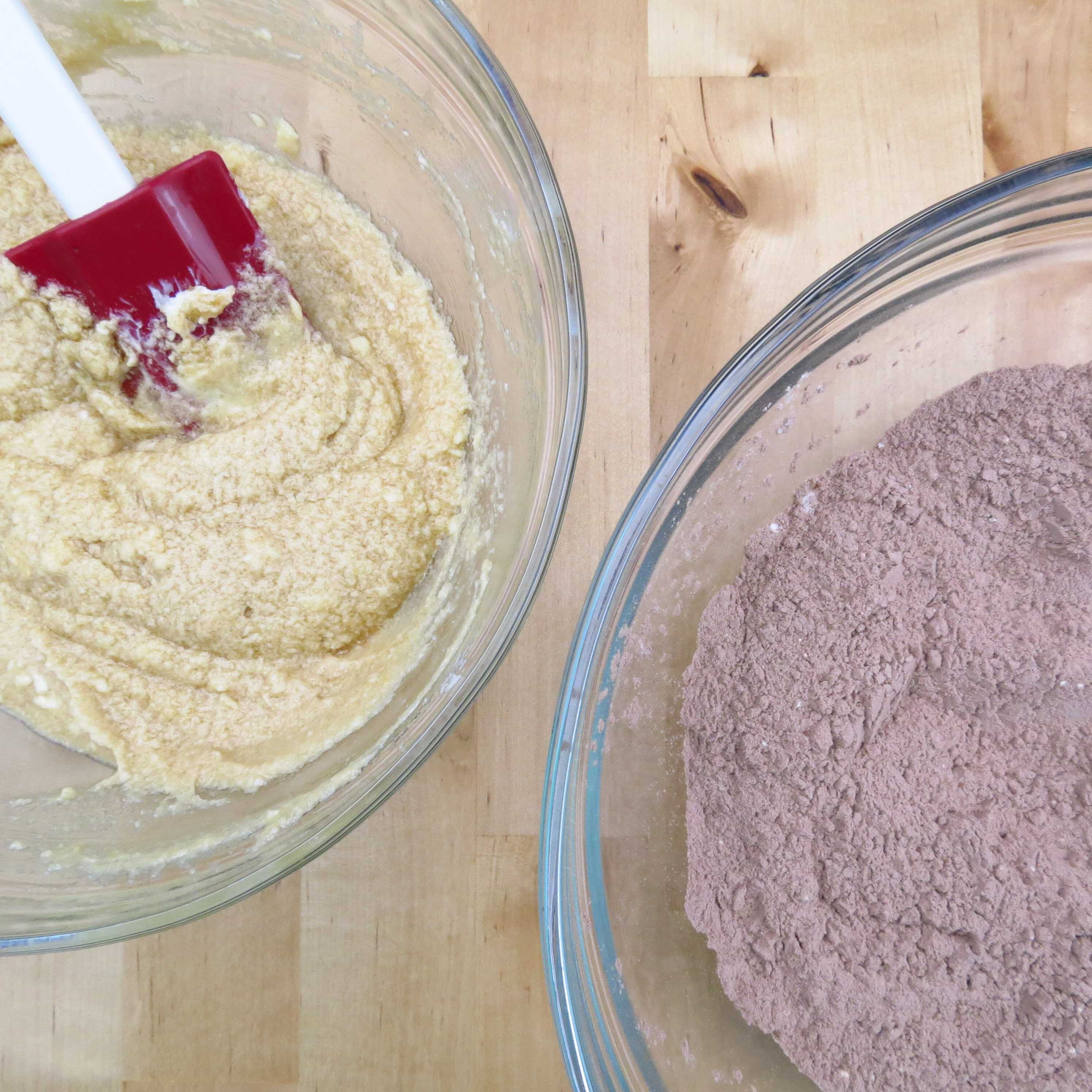 Wet and dry ingredients for Mint Chocolate Cookie Cup with Ice Cream