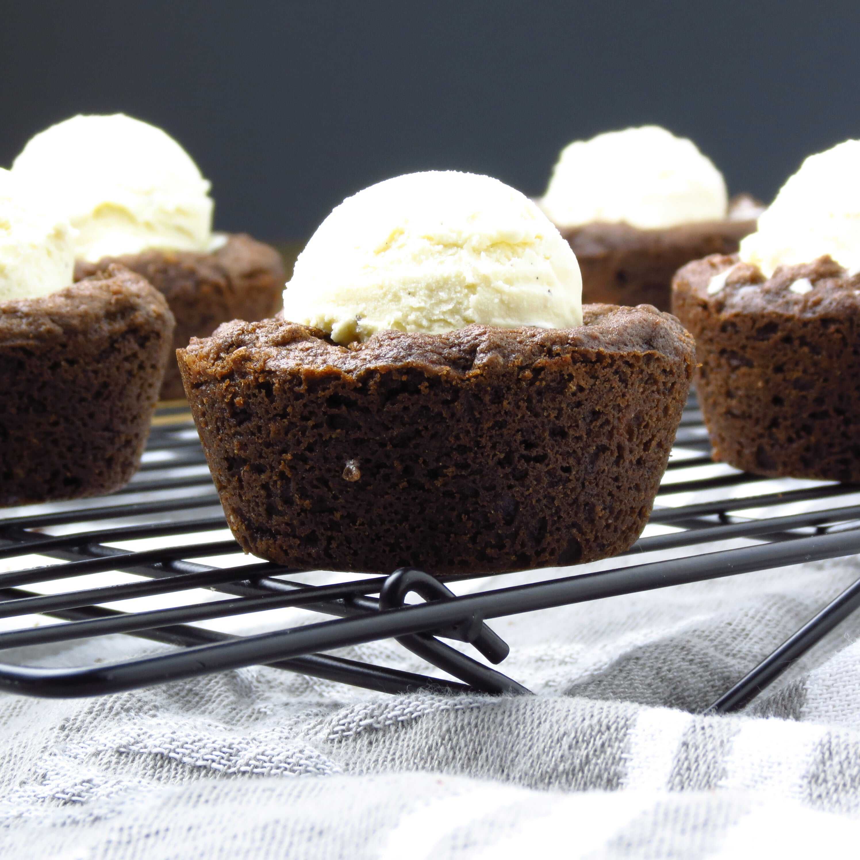 Mint Chocolate Cookie Cup with Ice Cream