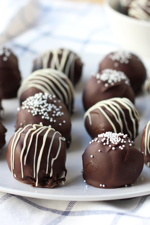 a plate of no bake oreo truffles 