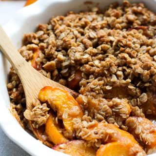 Easy Peach Crisp closeup