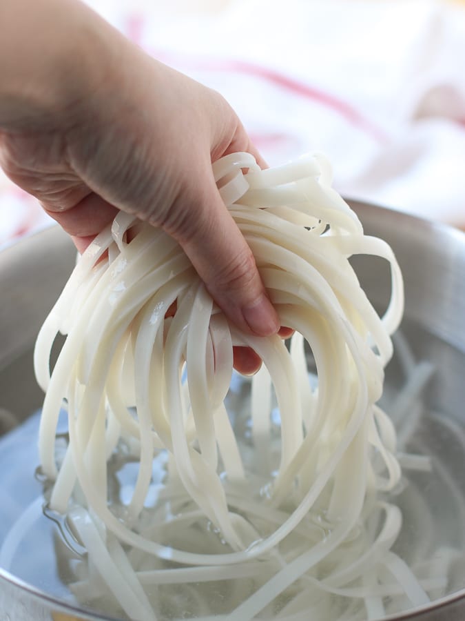 Soak rice noodles