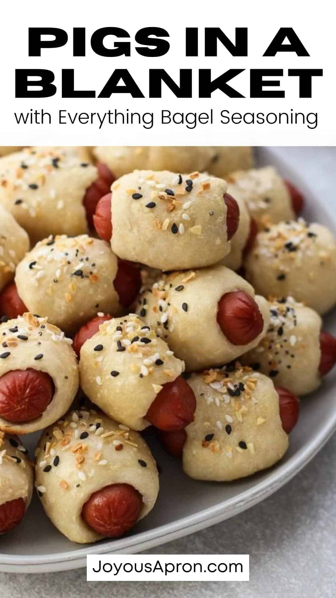 Everything Bagel Pigs in the Blanket - a twist to classic Pigs in the Blanket! This Everything Bagel Pigs in the Blanket is a fun snack and appetizer for game day, holidays, parties, or any day! via @joyousapron