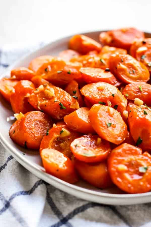 A plate of Garlic Honey Roasted Carrots