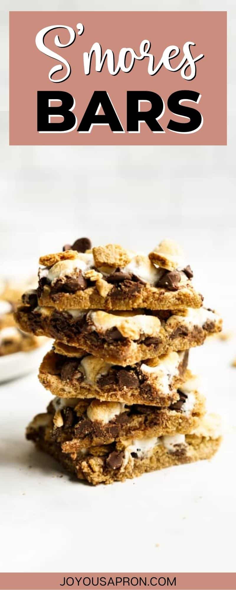 S'mores Bar - Easy and yummy dessert bars layered with everything you love in S'mores - graham cracker, marshmallow and chocolate! So delicious! via @joyousapron