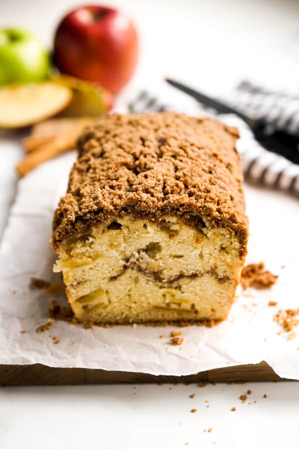 Apple Cinnamon Bread with Crumb Topping