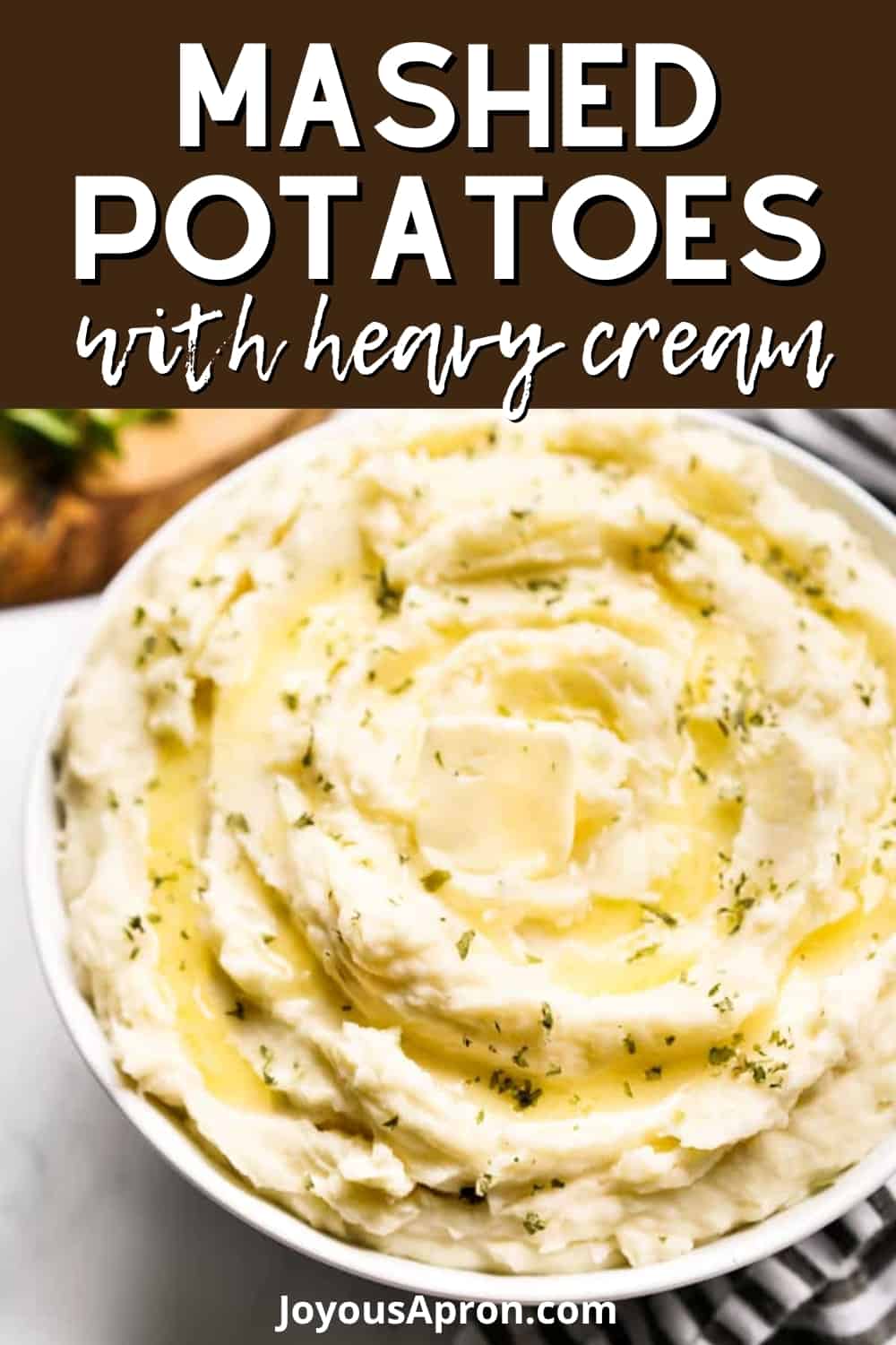 Creamy Mashed Potatoes - fluffy mashed potatoes made with heavy cream, seasoned salt and butter. This luxurious mashed potatoes is incredibly flavorful. The perfect side dish for Thanksgiving, Christmas and Easter holidays as well. via @joyousapron