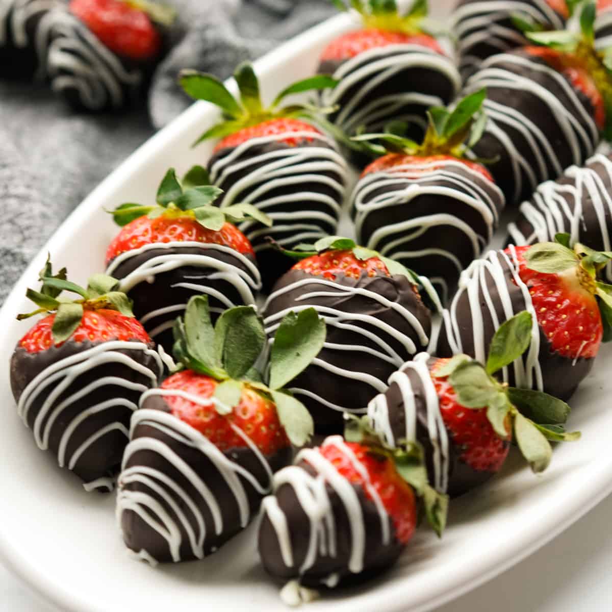 Valentine’s Day Chocolate Covered Strawberries