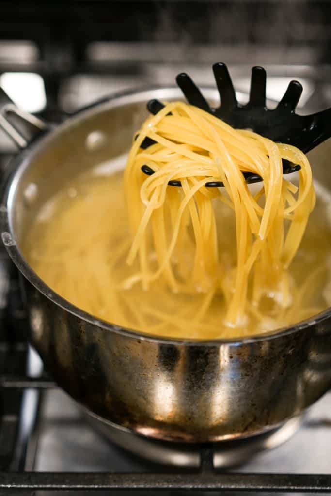 Boiling linguini in pot