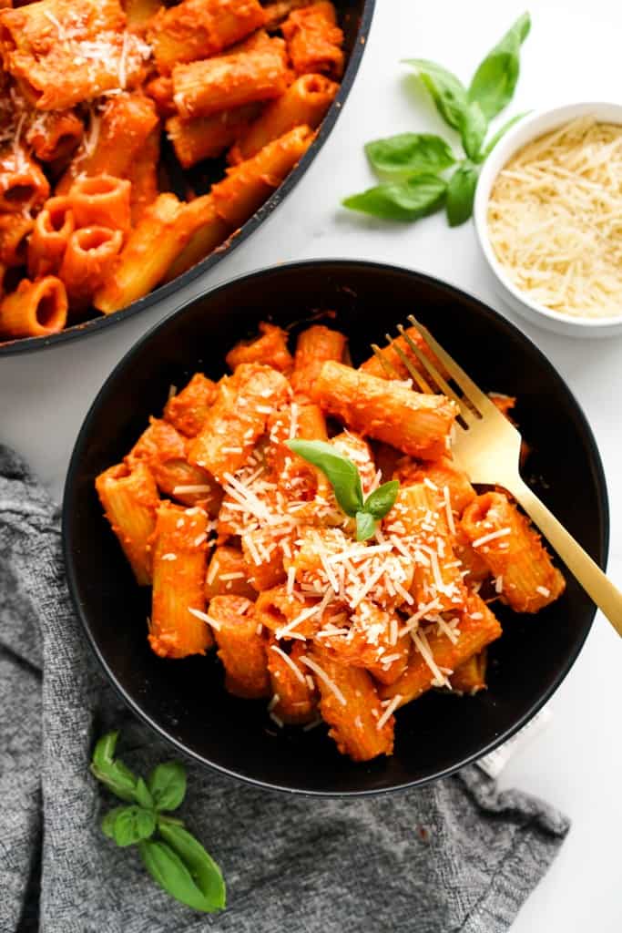 An individual serving of spicy rigatoni 