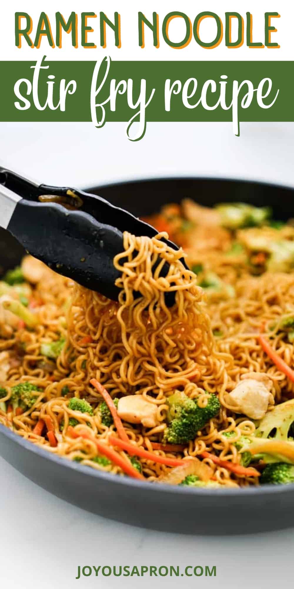 Ramen Noodle Stir Fry - Easy and flavorful Asian noodle dish tossed with chicken, vegetable and a delicious sauce! 30 minutes only and so delicious! Perfect for busy weeknights and makes great leftover and meal prep! via @joyousapron