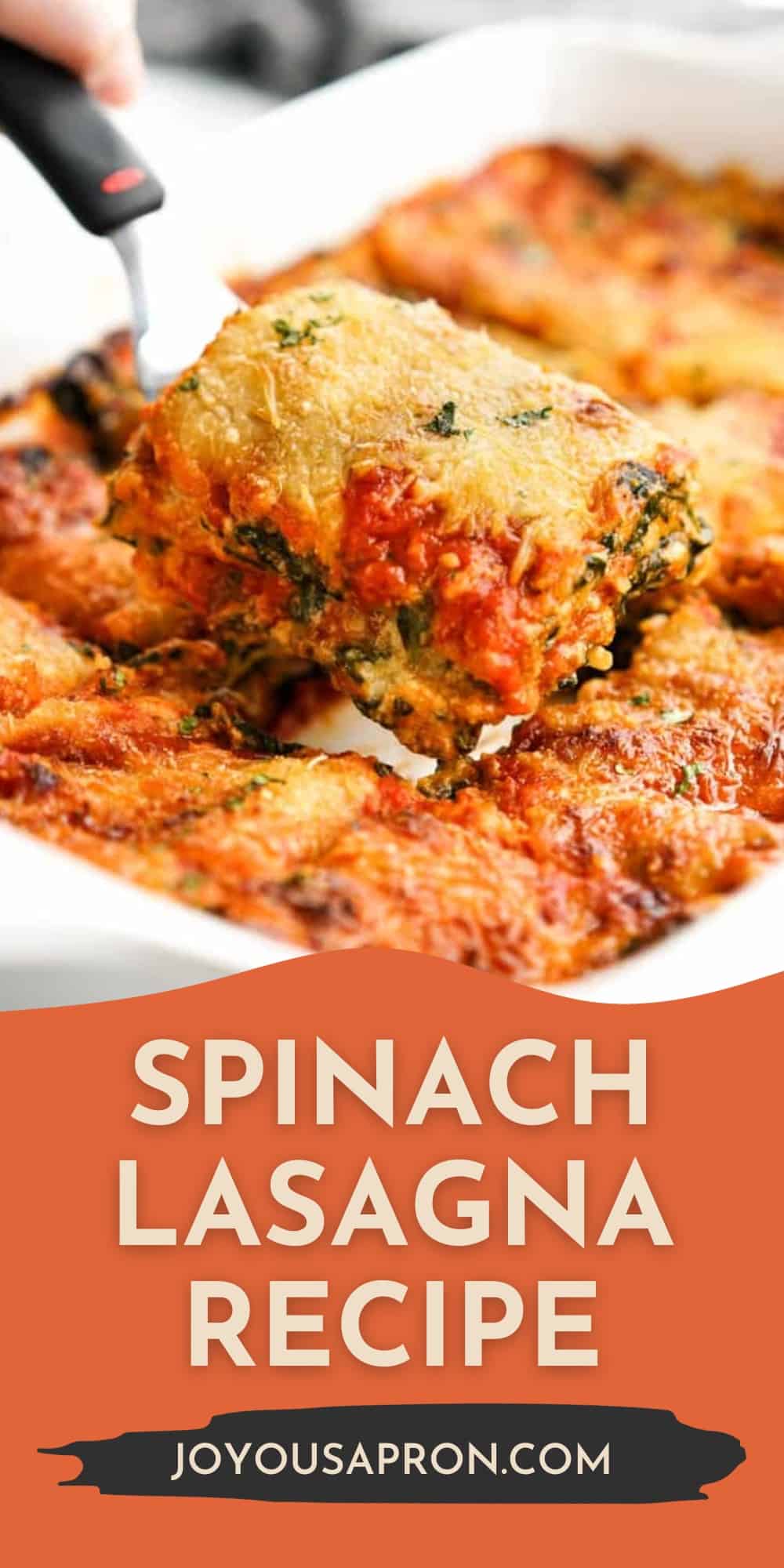Spinach Lasagna - easy lasagna featuring layers of spinach, ricotta and parmesan cheese mixture, red marinara sauce and mozzarella cheese. Makes for a tasty weeknight dinner, meal prep and make ahead meal! via @joyousapron