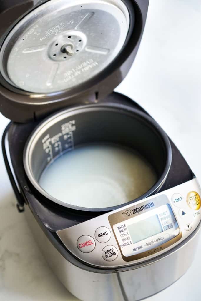 Cooking rice in a rice cooker