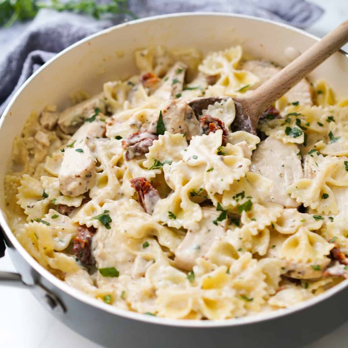 Creamy Sundried Tomato Pasta