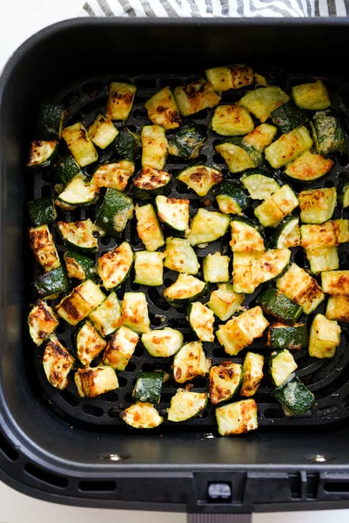 Zucchini pieces in the air fryer